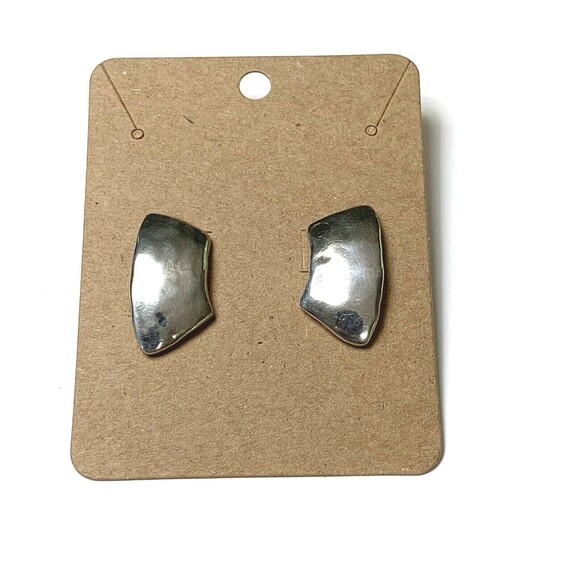 Silver Tone Earrings Hammered Curved Rectangle Post Minimalist Geometric Stylish - Picture 2 of 7